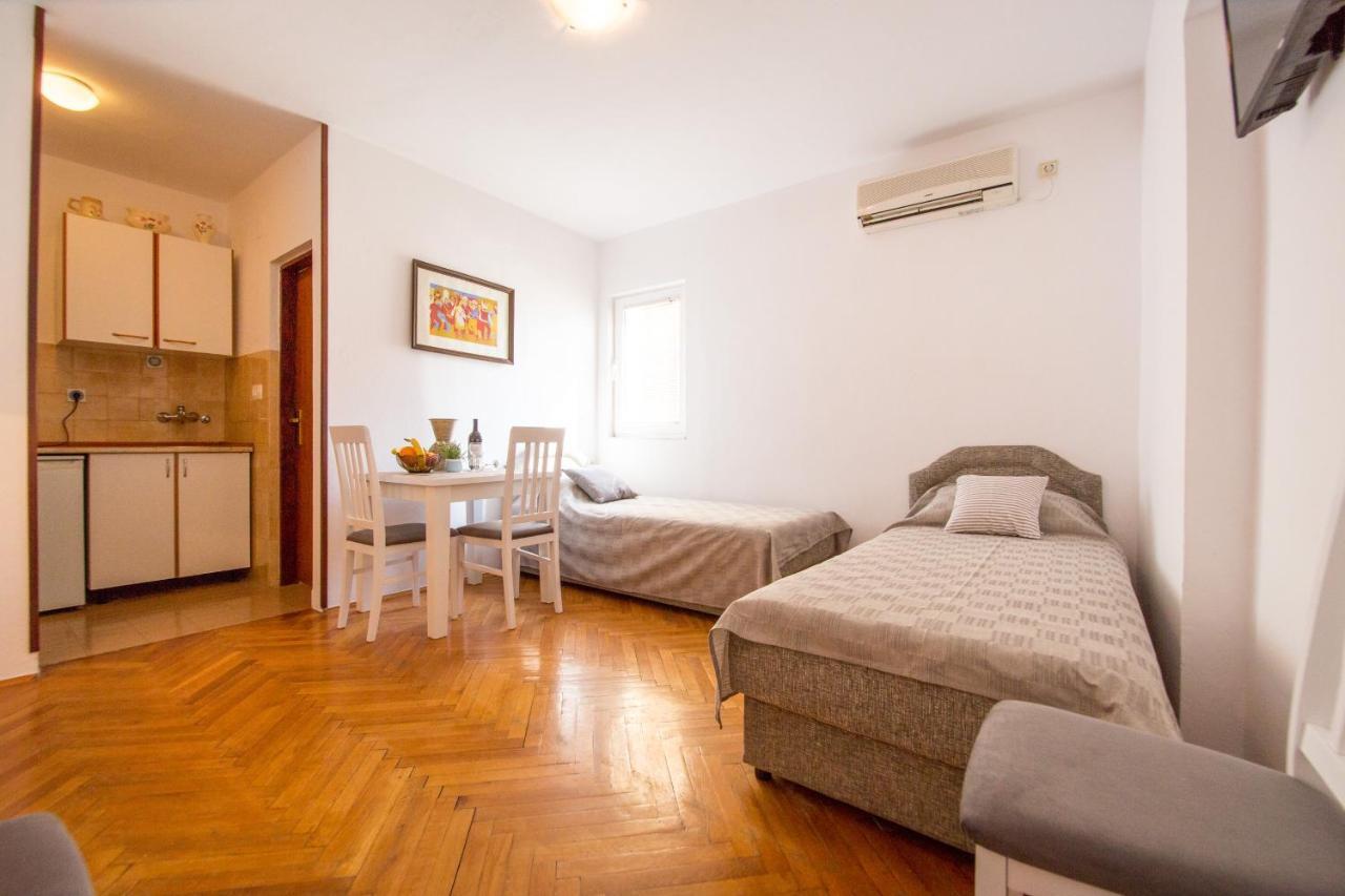 Apartments Angela Budva Bagian luar foto